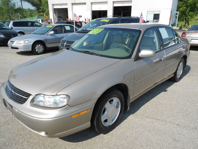 Chevrolet Malibu 2000 photo 1