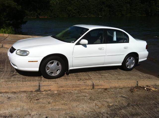 Chevrolet Malibu 2000 photo 1
