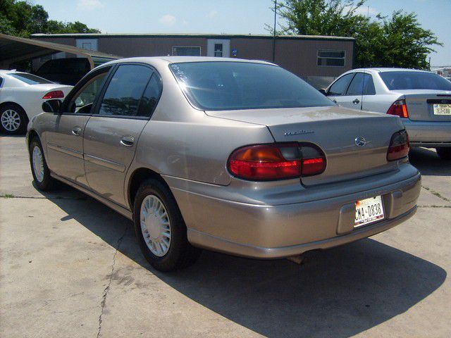 Chevrolet Malibu Base Sedan