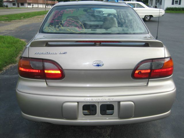 Chevrolet Malibu 2000 photo 2