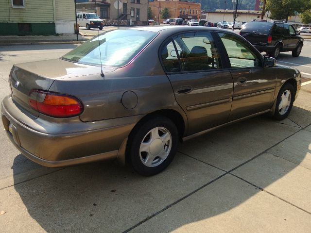 Chevrolet Malibu 2000 photo 3