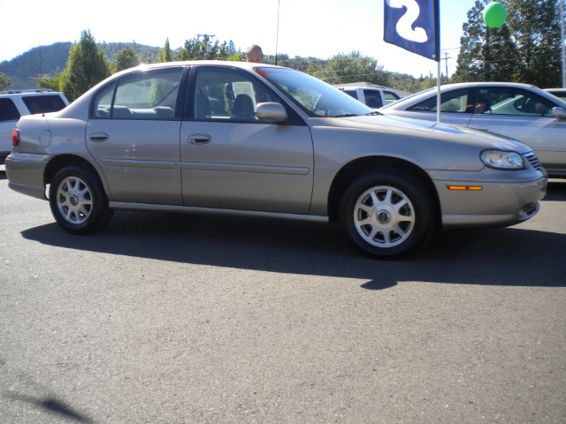 Chevrolet Malibu 2000 photo 2