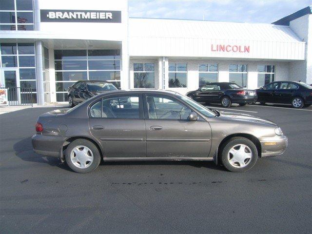 Chevrolet Malibu 2000 photo 1