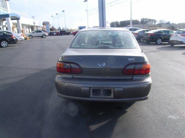 Chevrolet Malibu 2000 photo 3