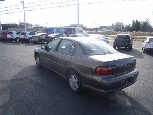 Chevrolet Malibu 2000 photo 4