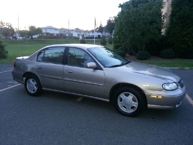 Chevrolet Malibu 2000 photo 1