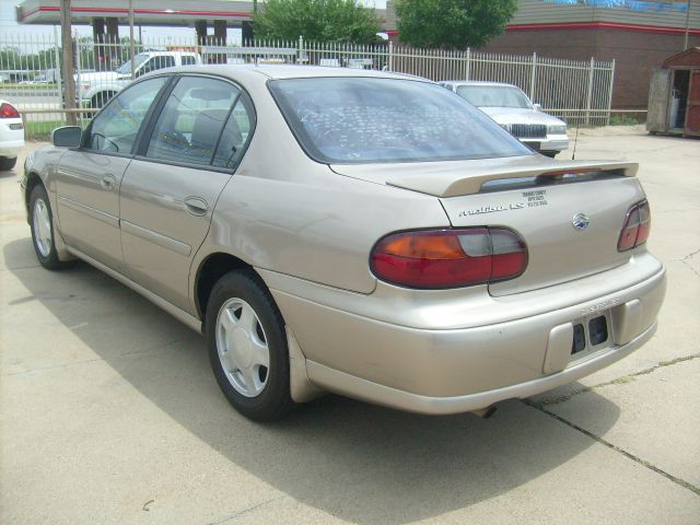 Chevrolet Malibu 2000 photo 4