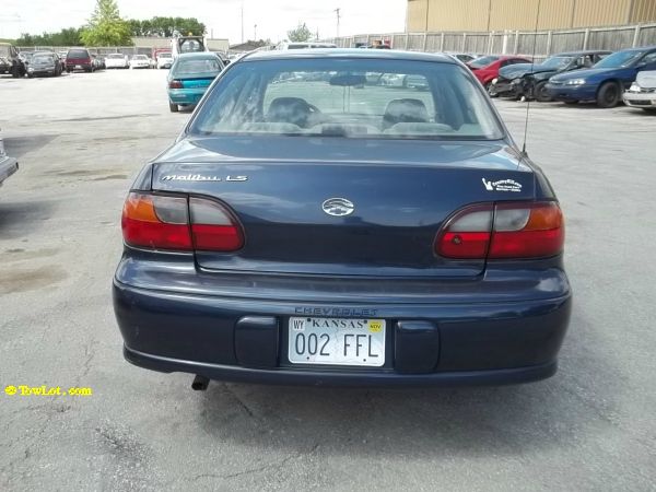 Chevrolet Malibu 2000 photo 3