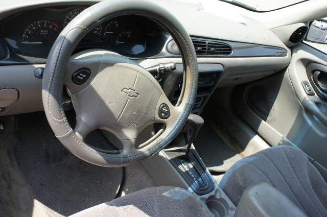 Chevrolet Malibu 2001 photo 4