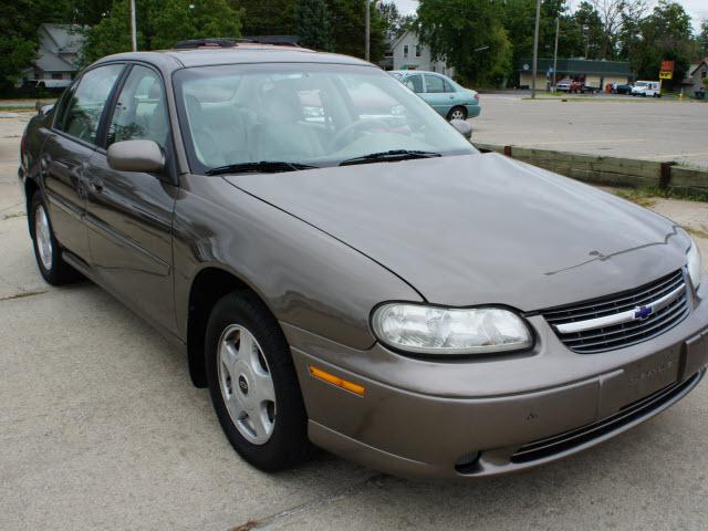 Chevrolet Malibu 2001 photo 1