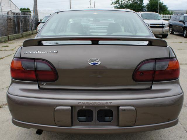 Chevrolet Malibu 2001 photo 2