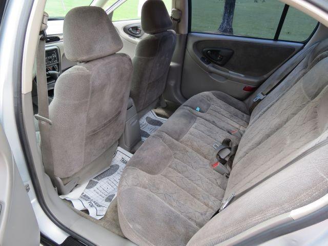 Chevrolet Malibu 2001 photo 3
