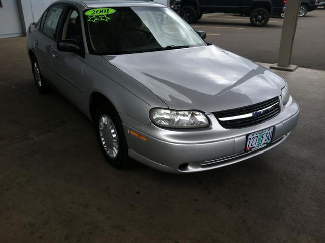 Chevrolet Malibu 2001 photo 2