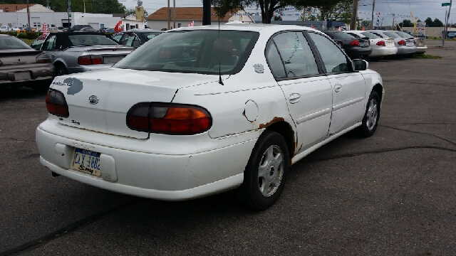 Chevrolet Malibu 2001 photo 2