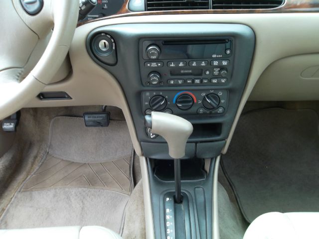 Chevrolet Malibu 2001 photo 2