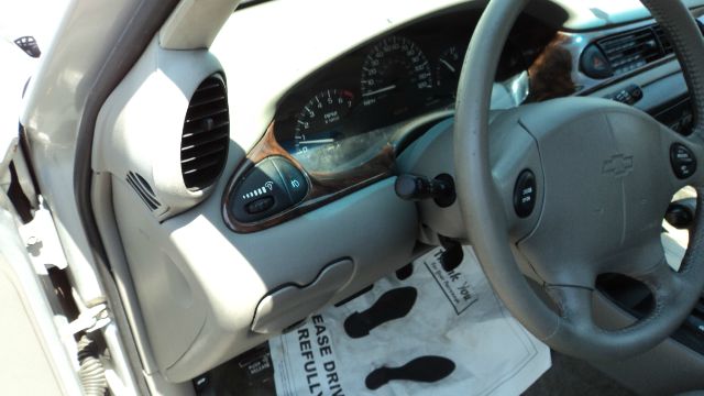 Chevrolet Malibu 2002 photo 1