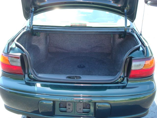 Chevrolet Malibu Base Sedan