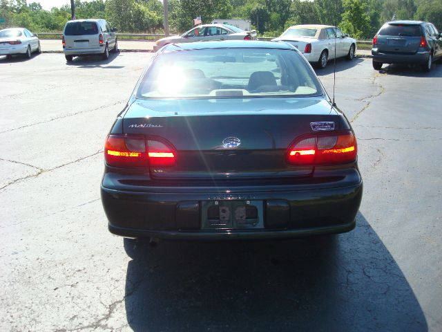 Chevrolet Malibu 2002 photo 2