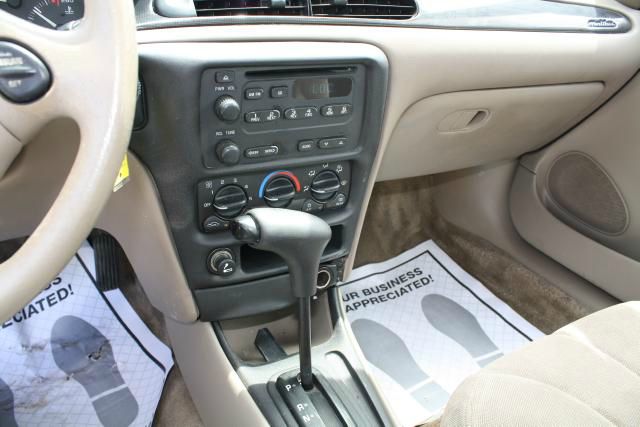 Chevrolet Malibu Base Sedan