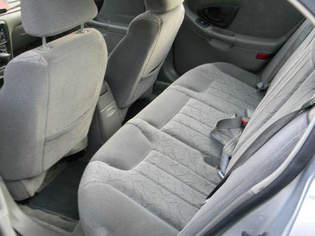 Chevrolet Malibu 2002 photo 2