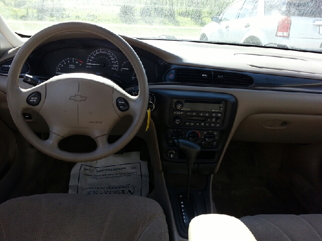 Chevrolet Malibu 2002 photo 3