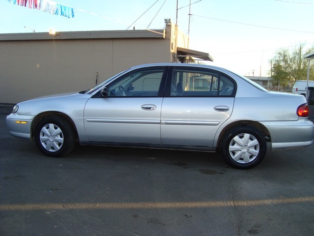 Chevrolet Malibu 2002 photo 1