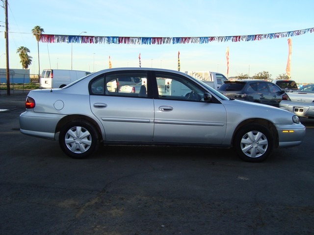 Chevrolet Malibu 2002 photo 2