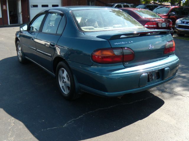 Chevrolet Malibu 2002 photo 1