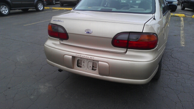 Chevrolet Malibu 2002 photo 2