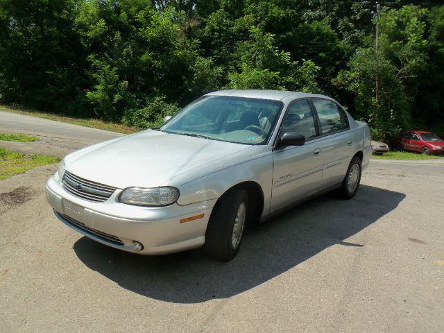 Chevrolet Malibu 2002 photo 2