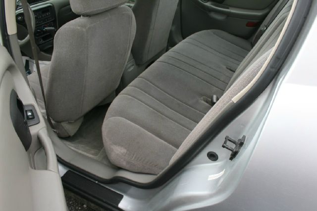 Chevrolet Malibu 2003 photo 2