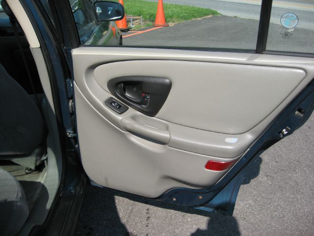 Chevrolet Malibu 2003 photo 3