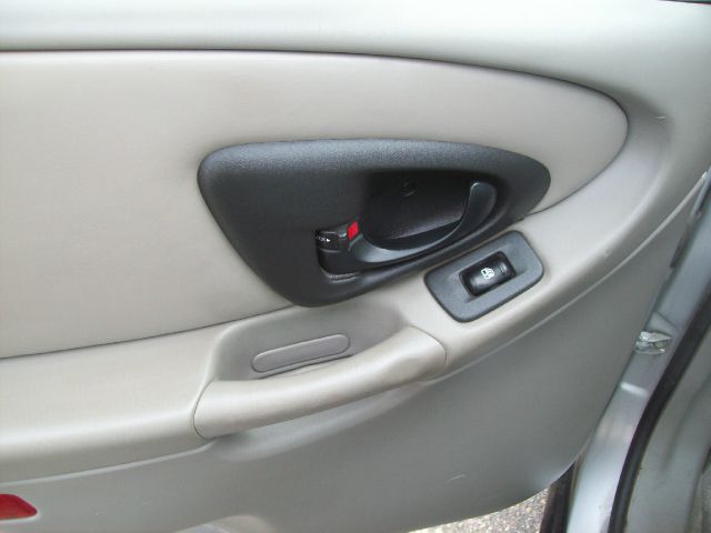 Chevrolet Malibu 2003 photo 2