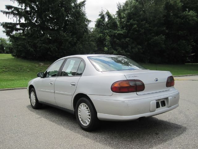 Chevrolet Malibu 2003 photo 2