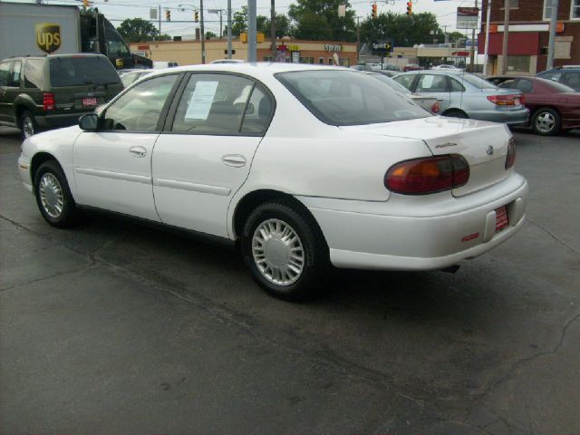 Chevrolet Malibu Base Sedan