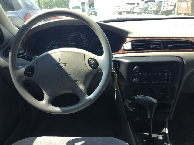 Chevrolet Malibu 2003 photo 1