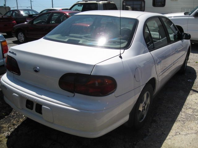 Chevrolet Malibu 2003 photo 2