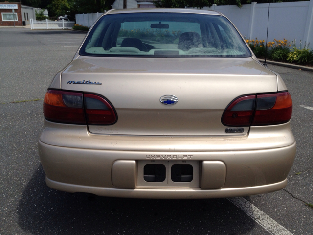 Chevrolet Malibu Base Sedan