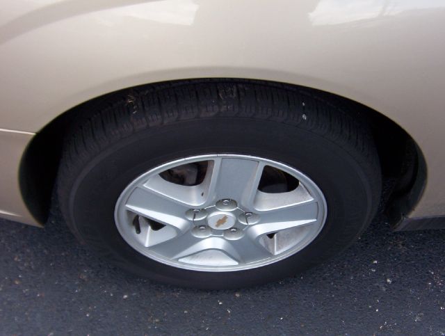 Chevrolet Malibu 2004 photo 4