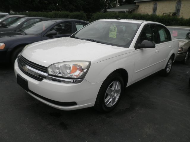 Chevrolet Malibu 2004 photo 2