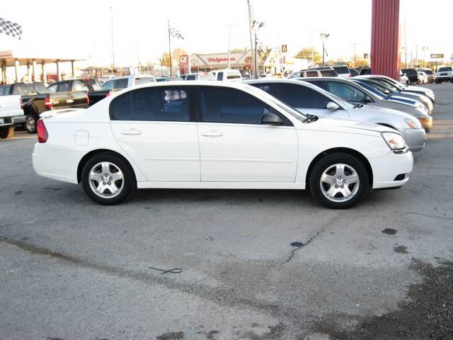 Chevrolet Malibu 2004 photo 1