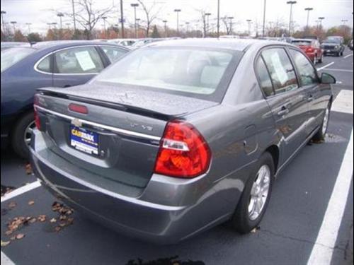 Chevrolet Malibu 2004 photo 3