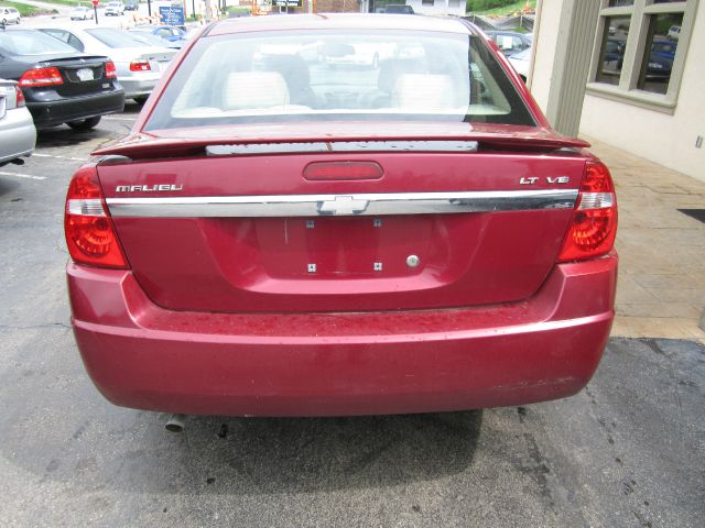 Chevrolet Malibu 2004 photo 4