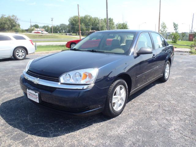 Chevrolet Malibu 2004 photo 2