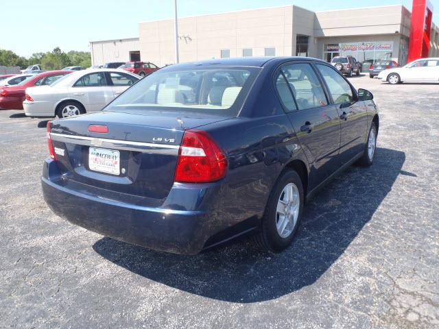 Chevrolet Malibu 2004 photo 4