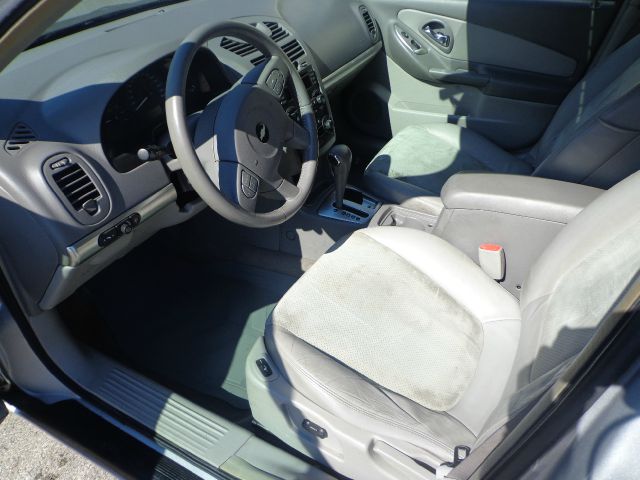 Chevrolet Malibu 2004 photo 2