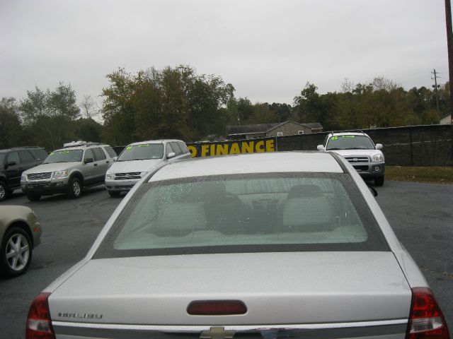 Chevrolet Malibu Base Sedan