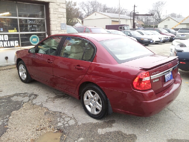 Chevrolet Malibu 2004 photo 3
