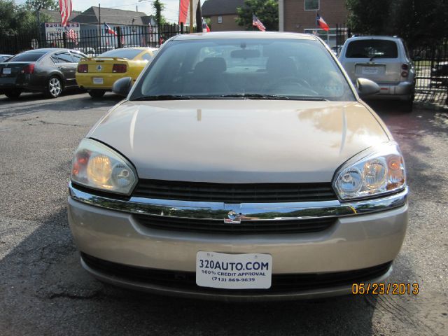 Chevrolet Malibu 2004 photo 3
