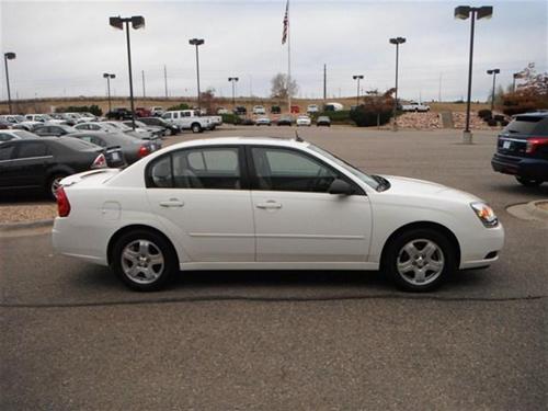 Chevrolet Malibu 2004 photo 3